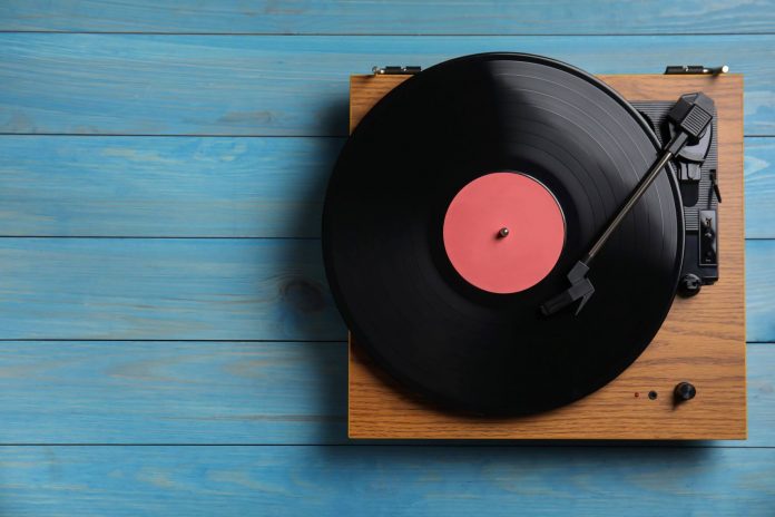 Vinyl record player