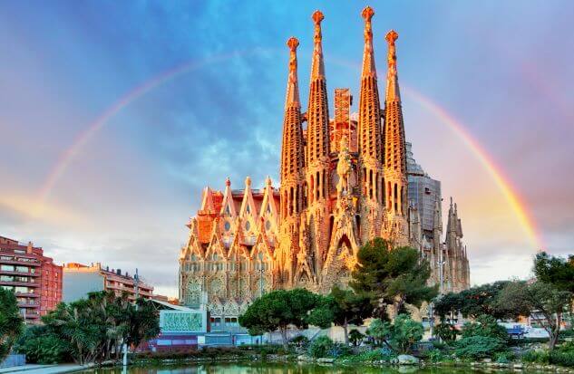 Sagrada Familia and rainbow