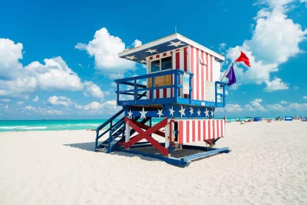 lifeguard tower on miami beach