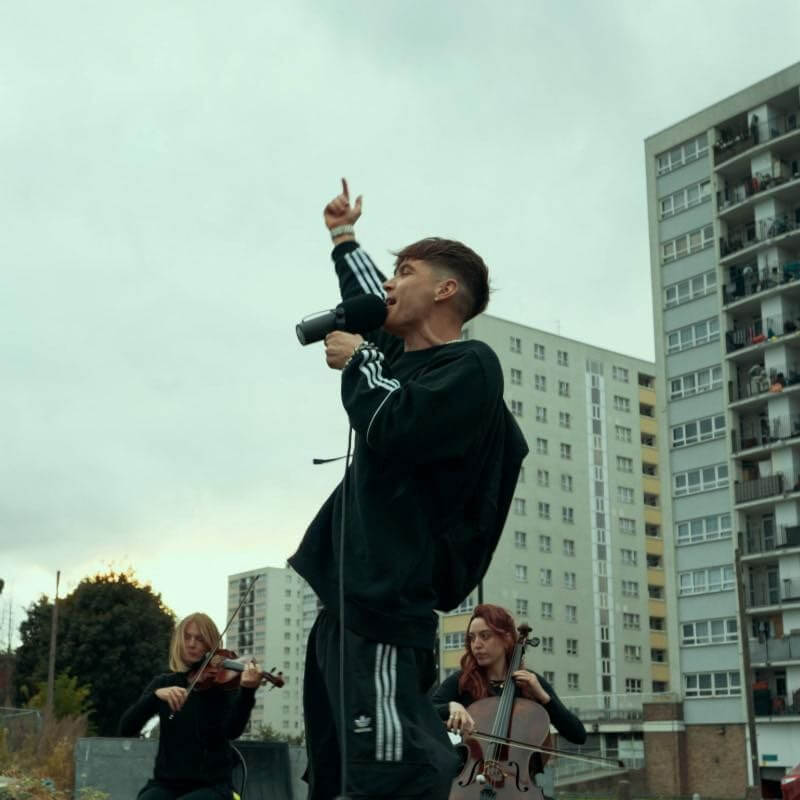 Ren Gill sings live in Brighton for youtube video