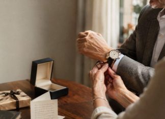 Why a Luxury Watch Is the Perfect Gift for Any Special Occasion