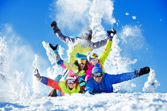 ski holiday group trip