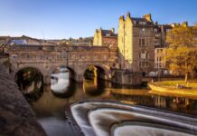 Pulteney Bridge and the curved weir on the River Avon in Bath